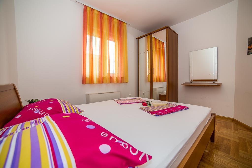 Apartments Kristina Makarska Exterior foto