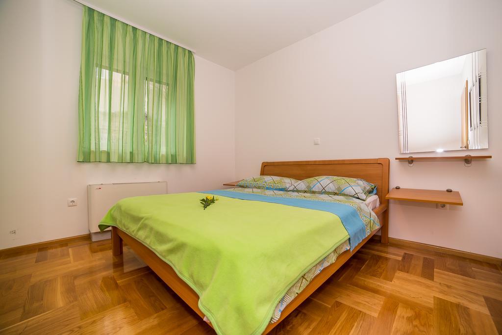 Apartments Kristina Makarska Zimmer foto