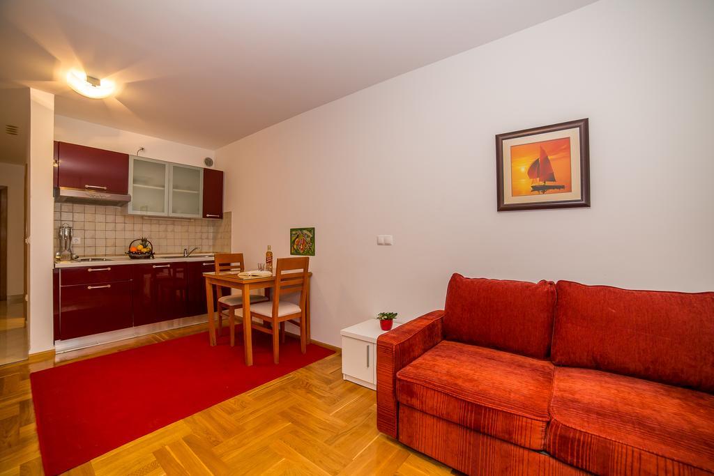 Apartments Kristina Makarska Zimmer foto