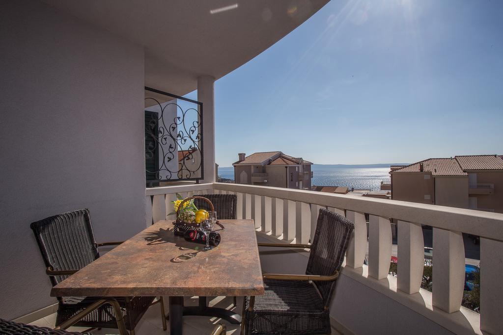 Apartments Kristina Makarska Exterior foto